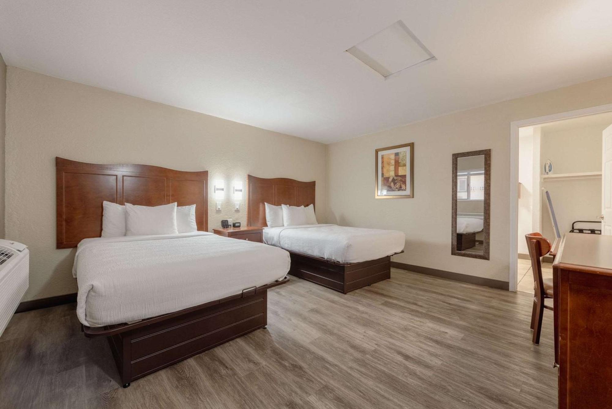Quality Near Mesa Hotel 2*
