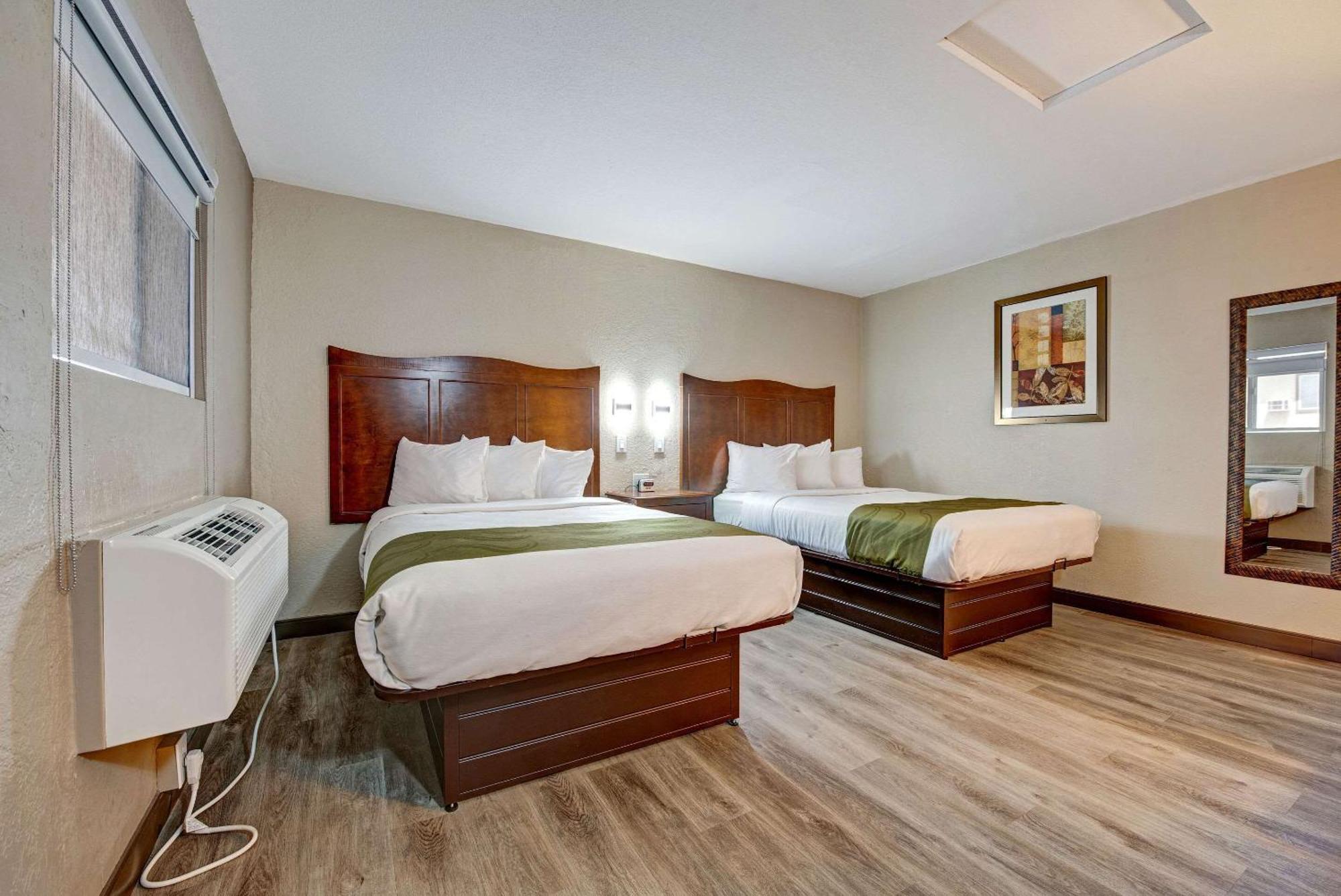 Quality Near Mesa Hotel Cortez